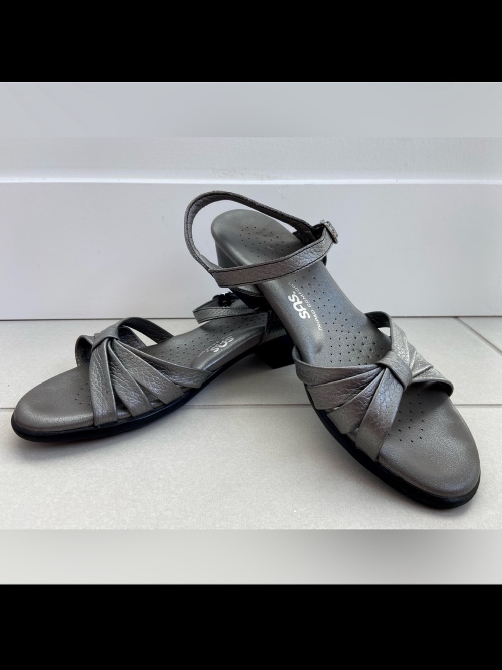SAS Women’s Tripad Metallic Silver Slingback Block Heel Sandals – Size 7